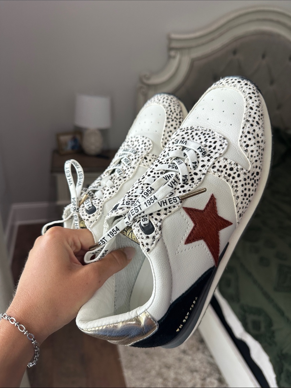 Vintage Havana White Sneakers with Black Speckle and Red Star